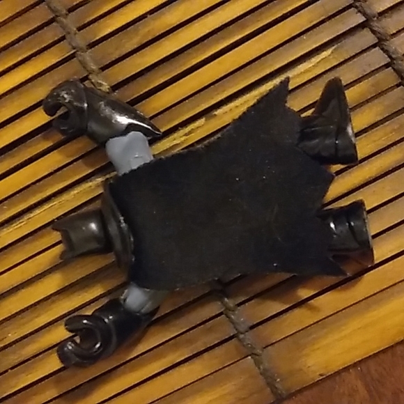 COPY - VINTAGE BENDABLE.."DC COMICS"  BATMAN FIGURINE..GRAY & BLACK..3" - Picture 2 of 7